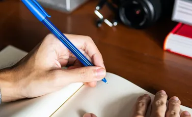 Are Left-handed People More Creative Than Right-handed Ones?